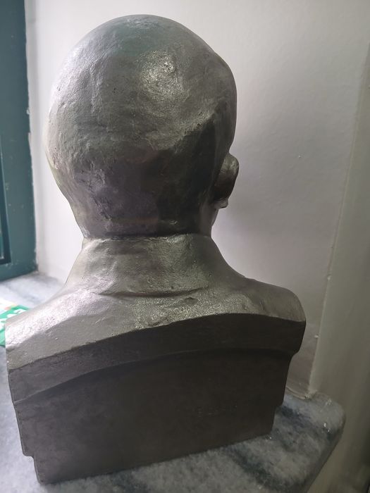 Продам бюст Ленина