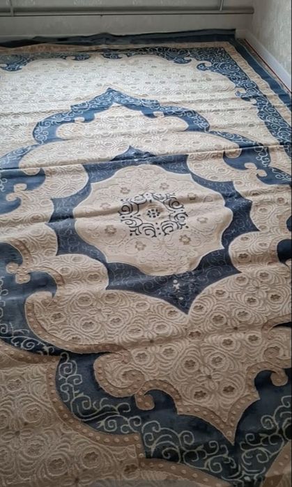 Новый Ковер кілем