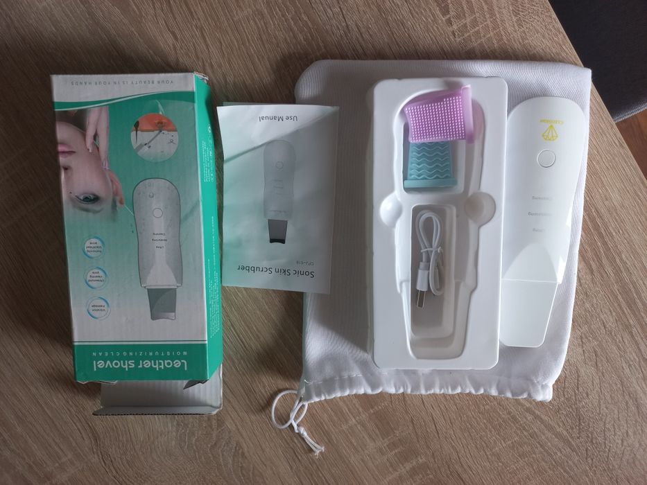 уред за почистване на лице с ултразвук