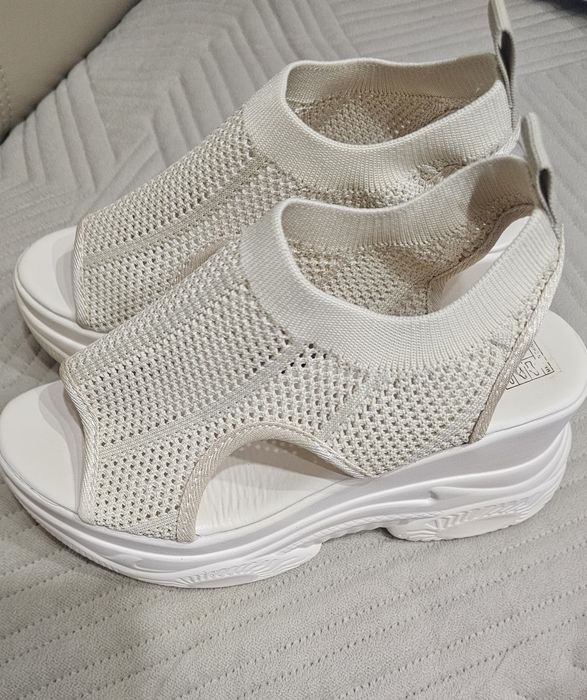 Продам женскую обувь