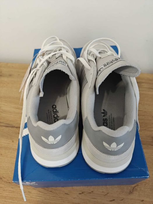 Adidas Treziod 2 IH3802 Marimea 42 2/3 Gri