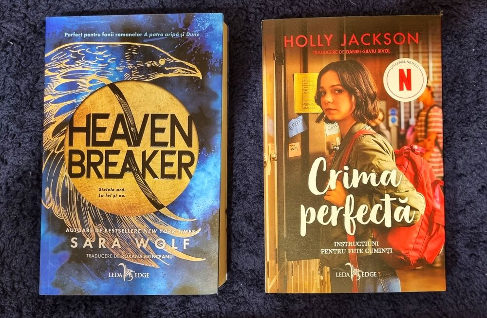 Cărți thriller fantasy YA (preț pentru doua carti)