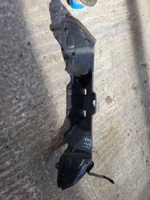 Кори над двигателя/ Леген за BMW E70 E71 F15 X5 X6 БМВ Х5 Е70