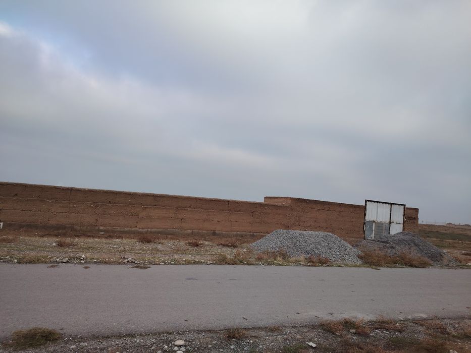 Е сотилади миндонободга спутникда