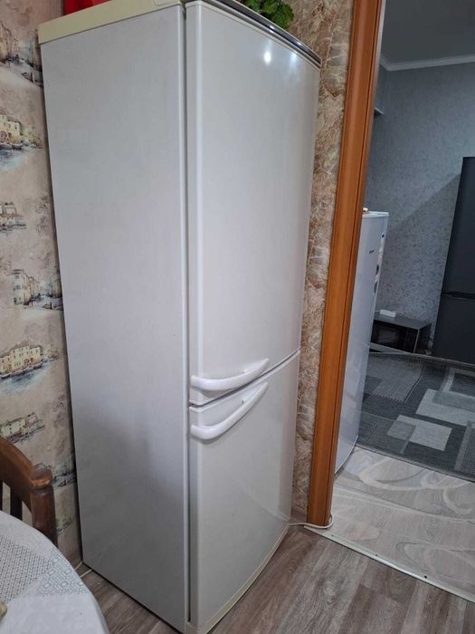 Продам холодильник Атлант