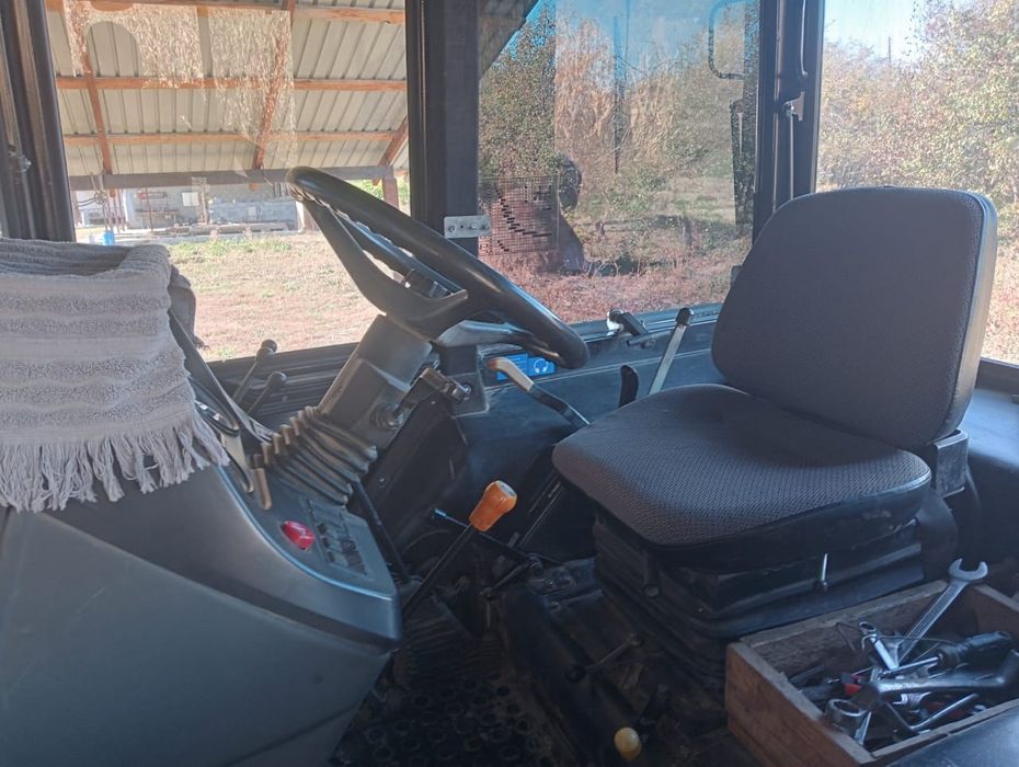 МТЗ 892.2 с плугом