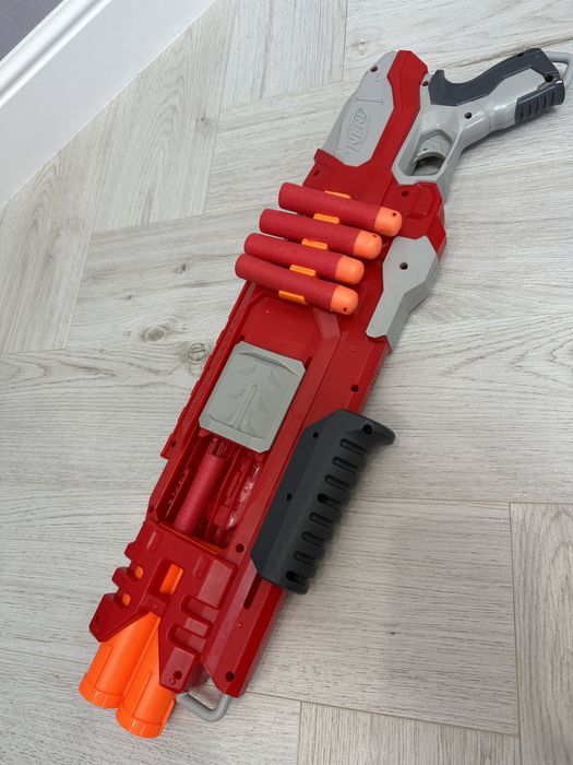 Нерф пистолет с пулями