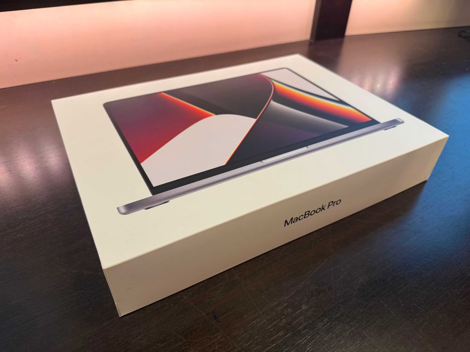 14" MacBook Pro, M1 Max, 10-core CPU, 24-core GPU, 32GB, 1TB