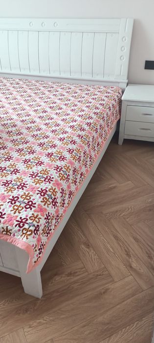 Продам кровать с тумбой и матрасом