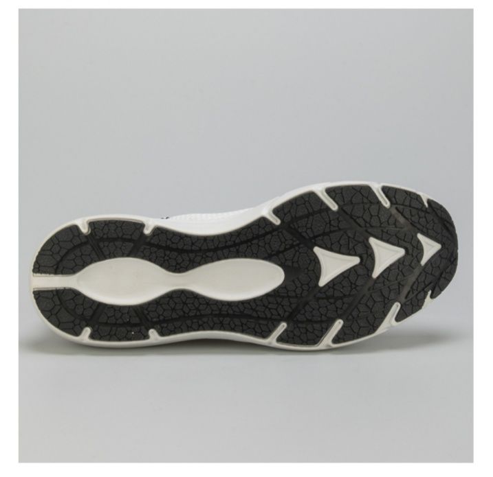 Кроссовки летние стильные