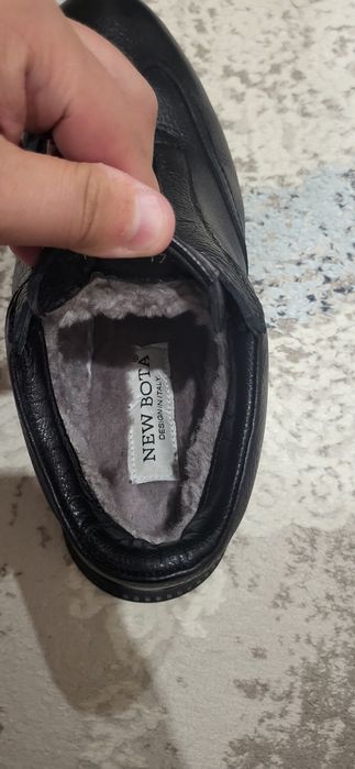 Продам ботинки мужские