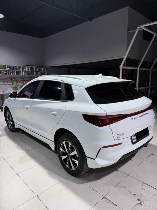 Byd e2 luxury sotiladi