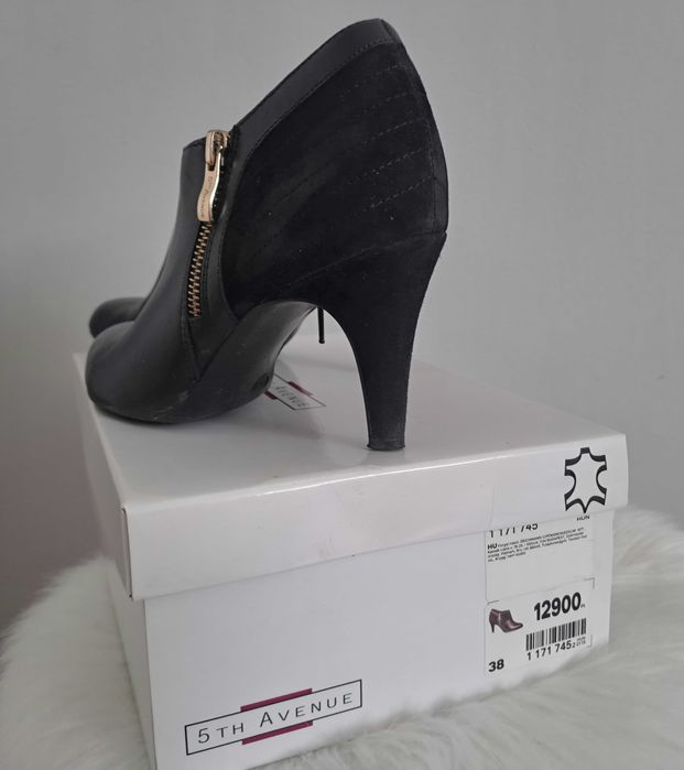 Pantofi cu toc pentru toamnă