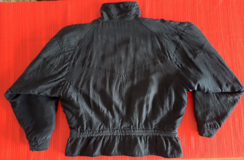 Копринено пролетно яке L-XL размер, дамско