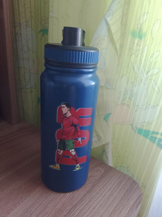 Бутылка футбольная