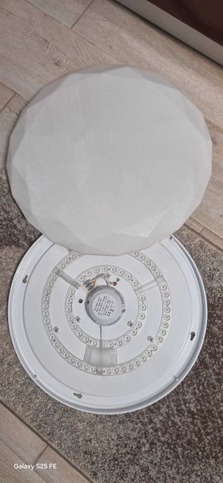 Da vanzare lampa led rotunda tavan
