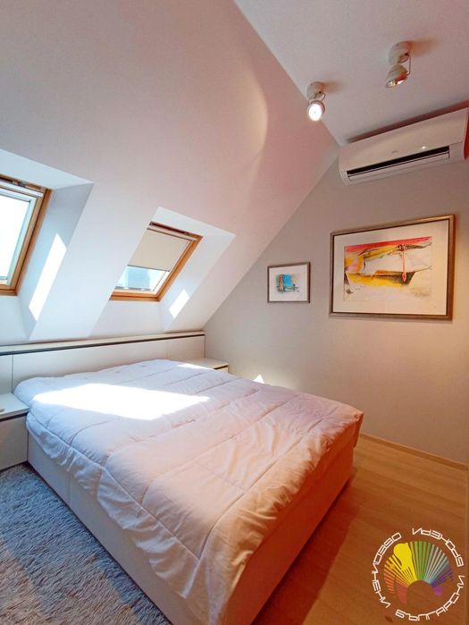 Дава се под наем Двустаен апартамент в Бургас, Център - 76 кв.м за 600 € - Снимка #13