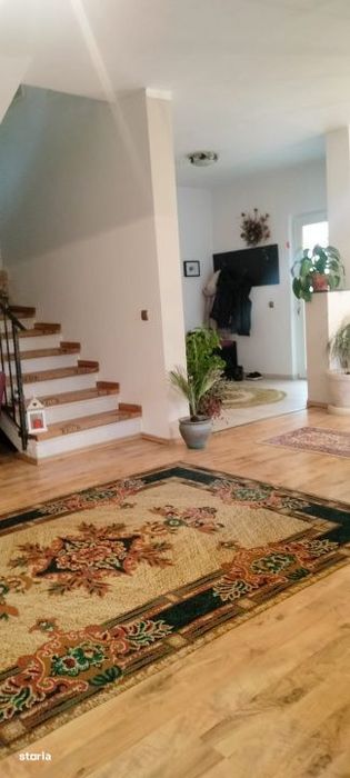 Casa tip duplex 125 mp utili - 4 camere - curte - zona Muzeul Apei, Fl