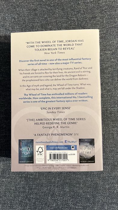 Vand cartea “The eye of the world”, autor Robert Jordan