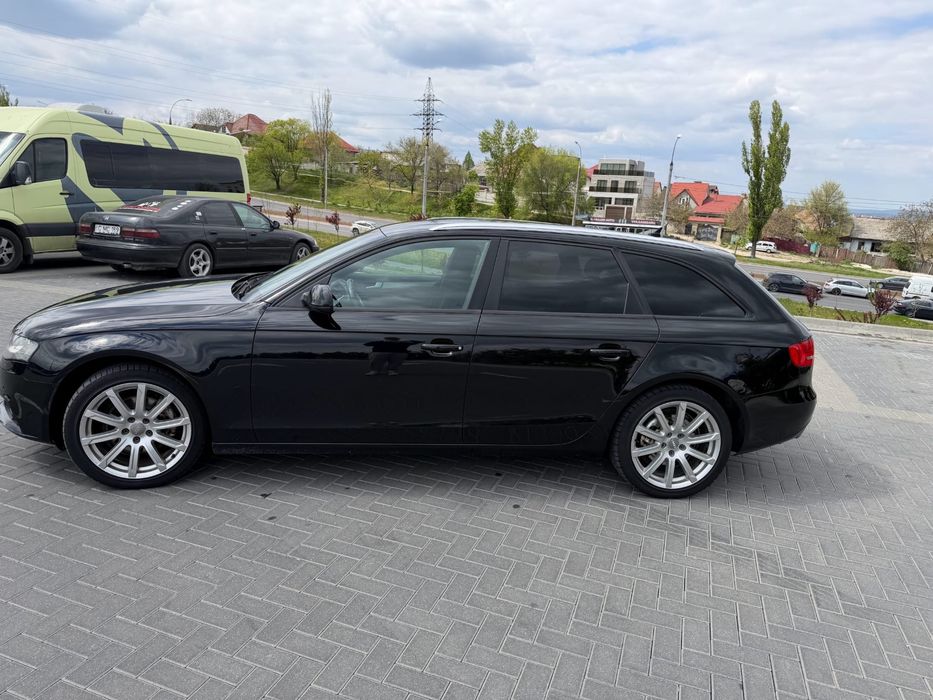 AUDI A4 Avant 2011 — imagine 4