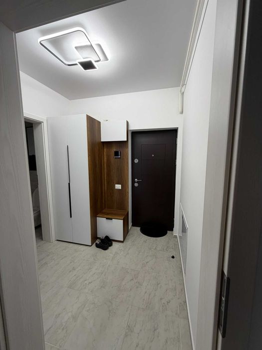 de inchiriat garsoniera Apollo pasarela la 300 metri de metrou Berceni + loc parcare subteran