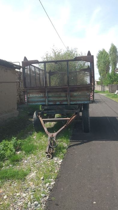 Traktor MTZ 80 sotiladi.