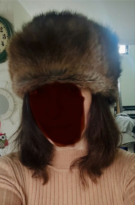 Caciula maro din bizam , noua
