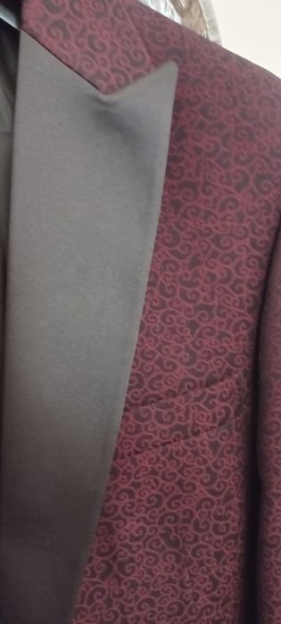 Costum bărbătesc de ocazie.