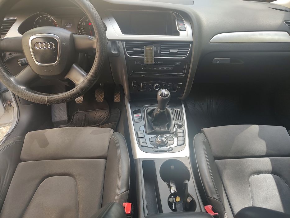 Продава се Ауди А4 Б8 1,8т