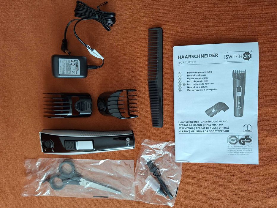 Aparat de tuns electric, alimentare  la baterii sau 220 V