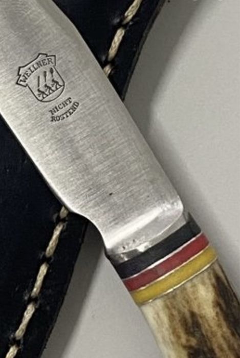 Cutite vanatoare ,teaca piele bovina ,mâner corn căprior