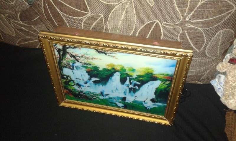 Спот лампа, светеща музикална картина и фенер