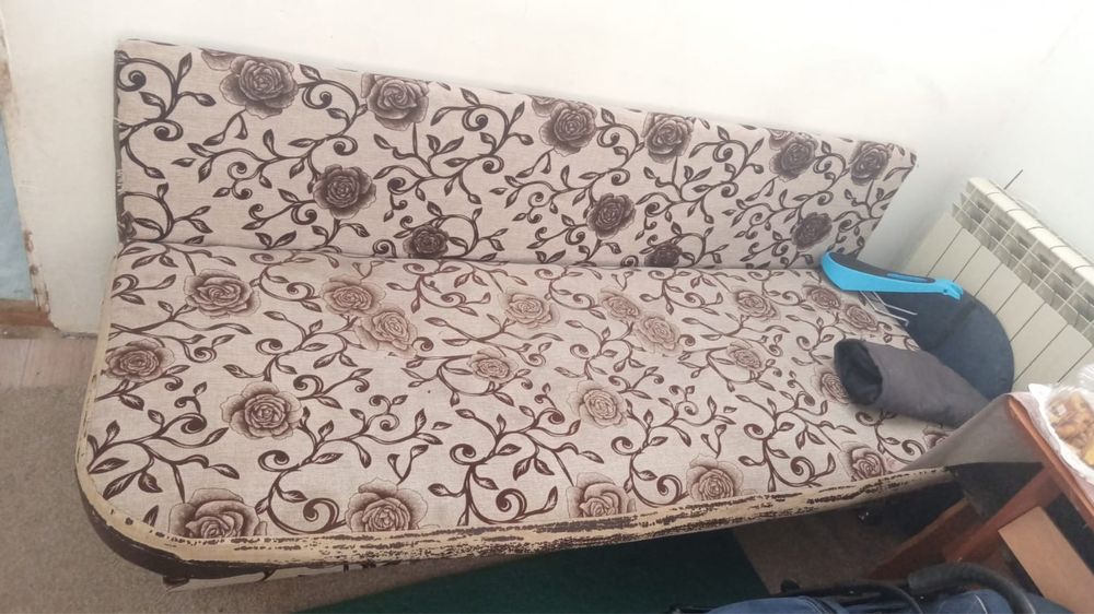Продам Диван срочно