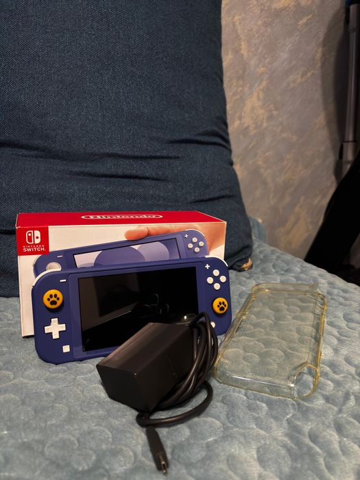 Продам Nintendo Switch Lite
