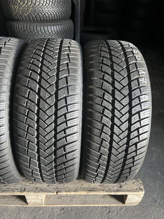 4 anvelope iarna 205/50/17 Vredestein 7.5 mm DOT2022
