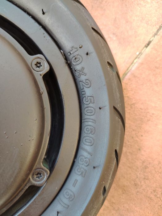 Гуми за Тротинетка с двигател