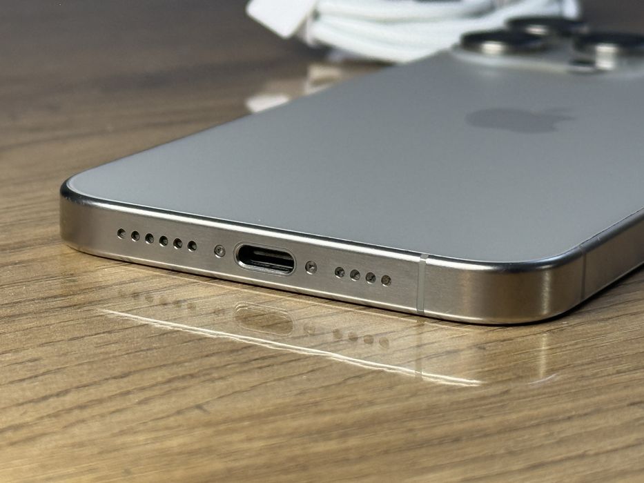  iPhone 15 Pro Max 256GB 85% Natural Titanium Neverlocked