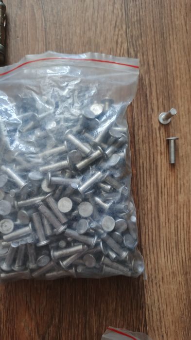 Продам разные элементы крепежа