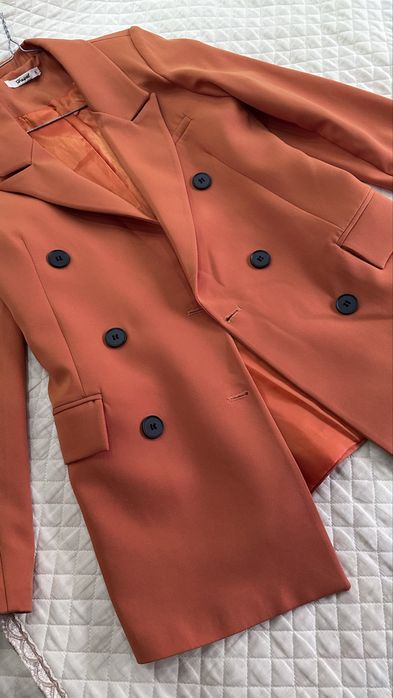 Костюм приталенный