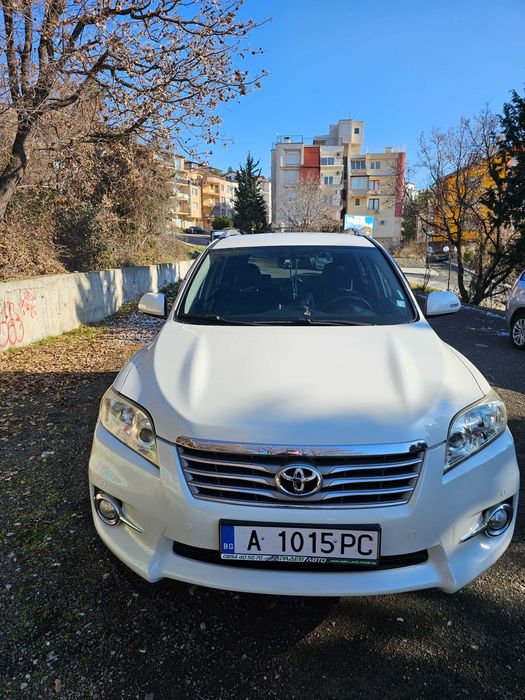 Кола Toyota RAV-4