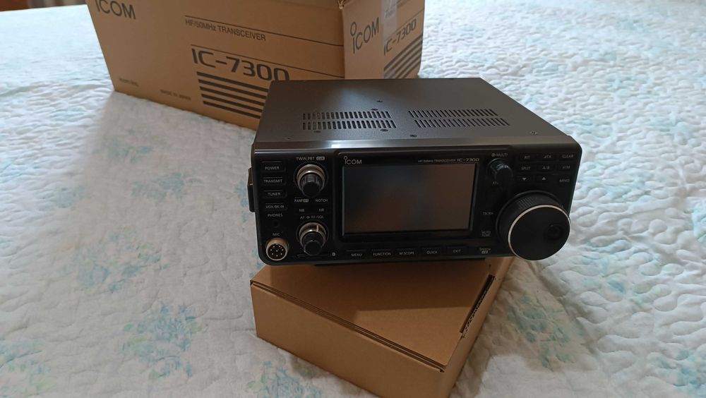 Продаётся новый КВ-трансивер ICOM 7300