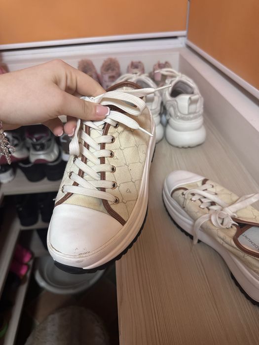 Adidasi stil converse