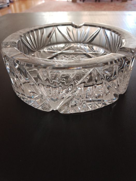 Продавам оловен кристал