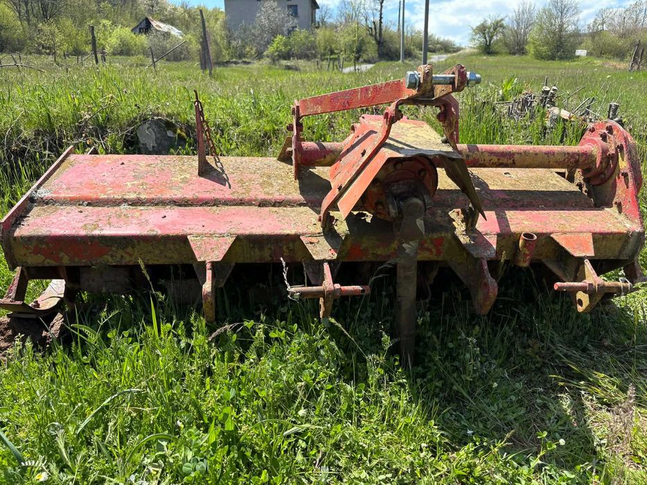 трактор Беларус 1221 и селскостопанска техника