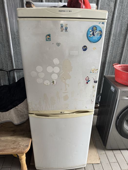 Холодильник Лджи рабочий