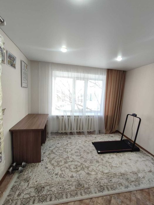 продается 4 комнатная квартира