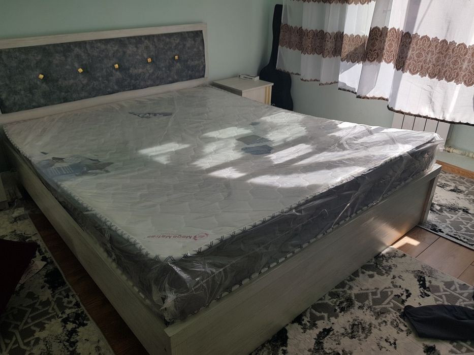 Spalniy sotiladi. Narxi 1 million. Srochniy