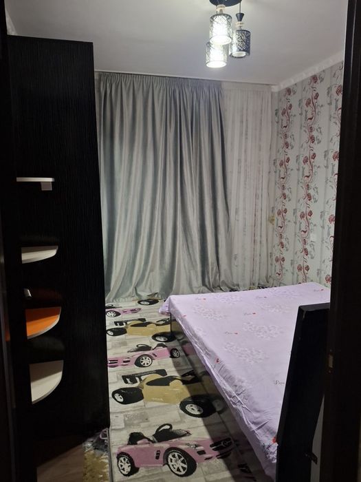 3 xonali kvartira sotiladi