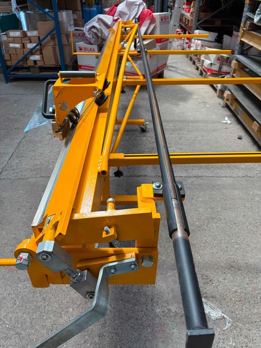 Abkant manual 3.25m lungime + cutit de taiere + vult pentru jgheaburi + masa suport + masina de pliat , indoire Otel 0.8 mm