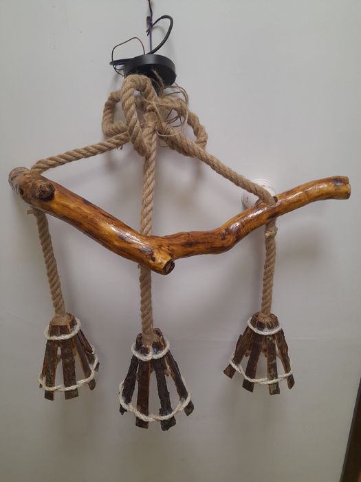 Lustră Rustică din Lemn și Sfoară